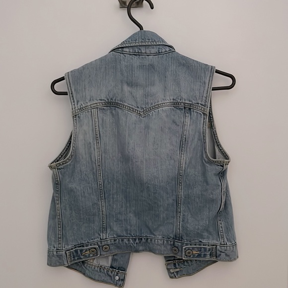 Levi’s denim vest - Picture 2 of 3